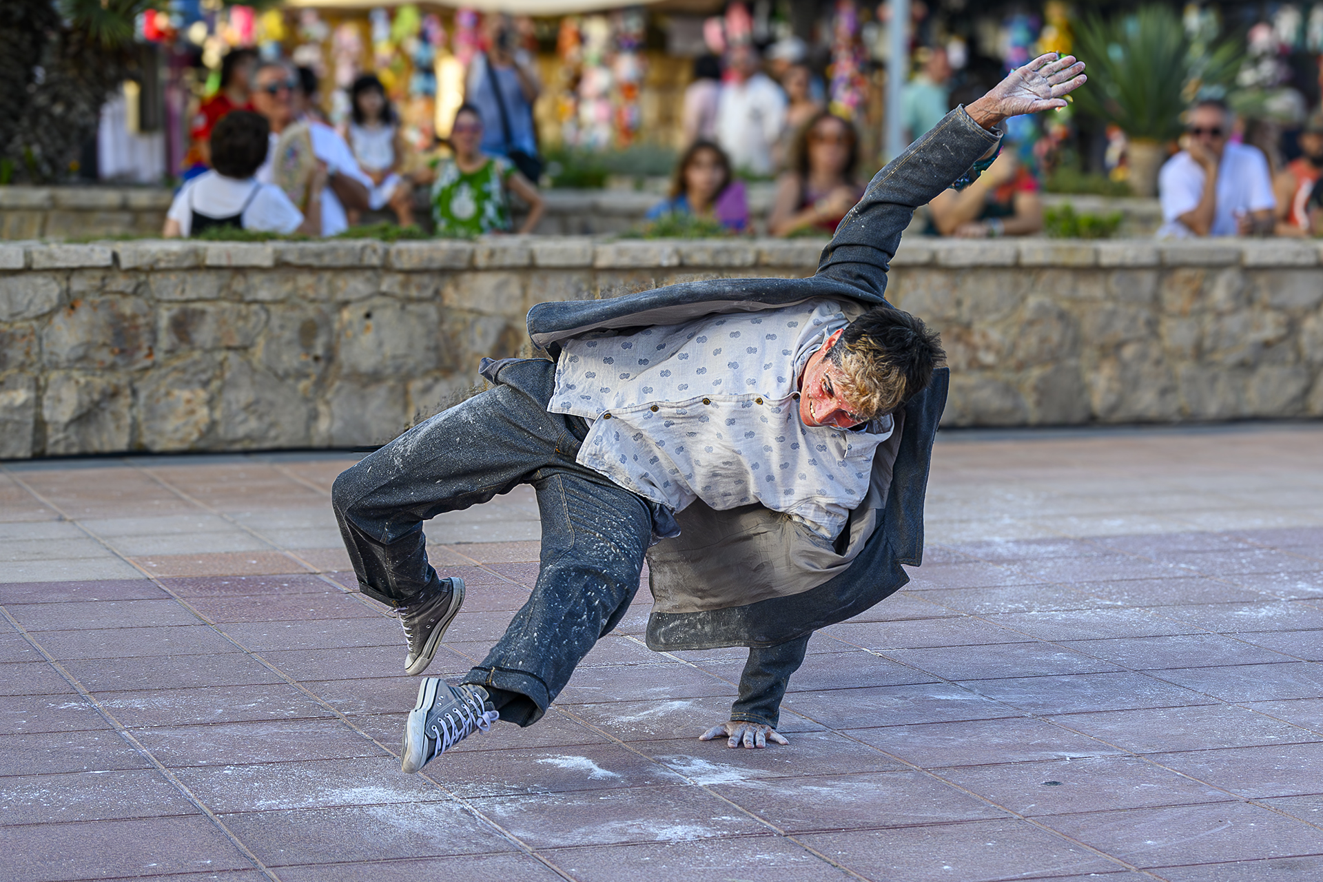 POLS i PARTÍCULES. BATECS Festival de Dansa