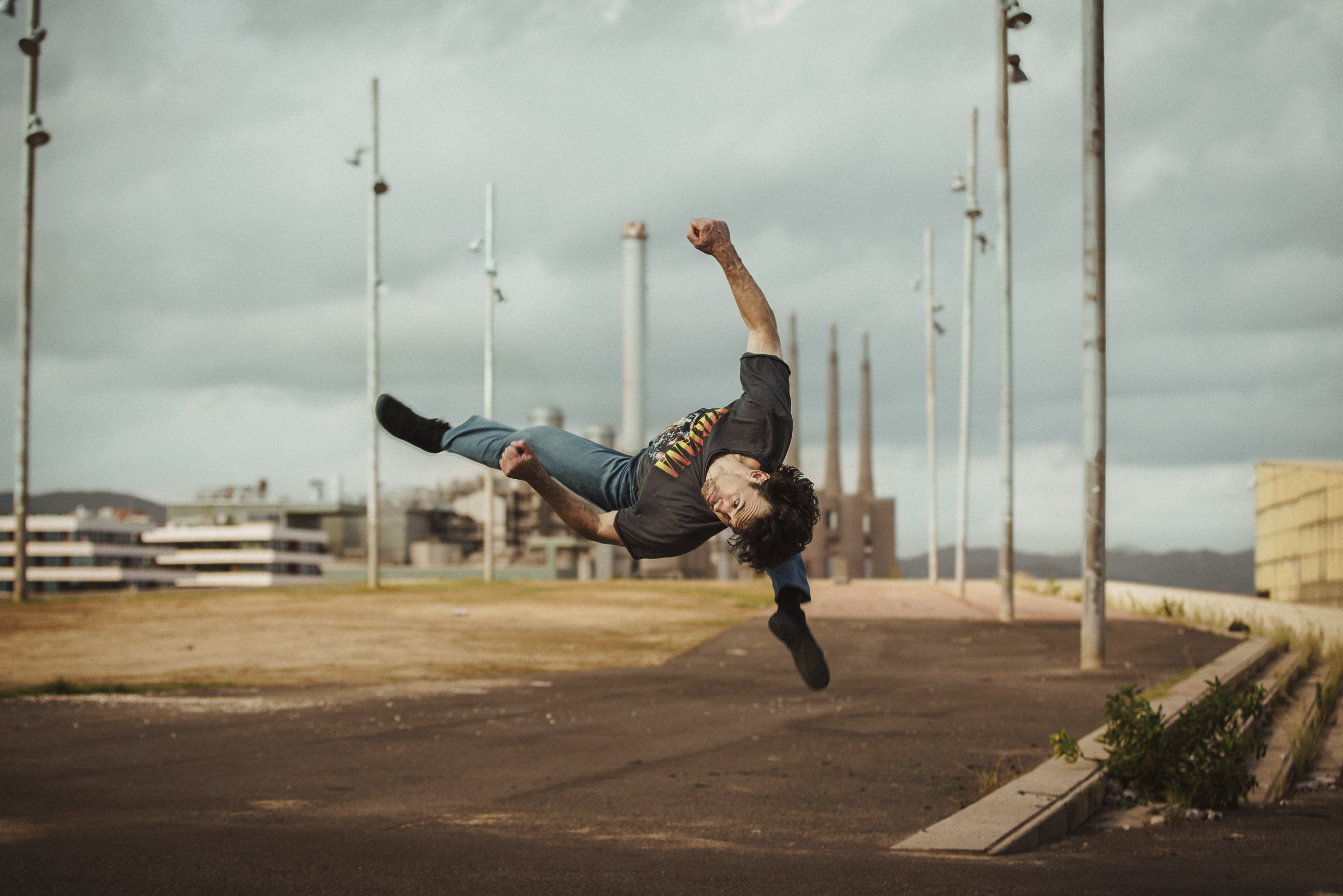 THE FALLING MAN Wonderground Company.  BATECS Festival de Dansa