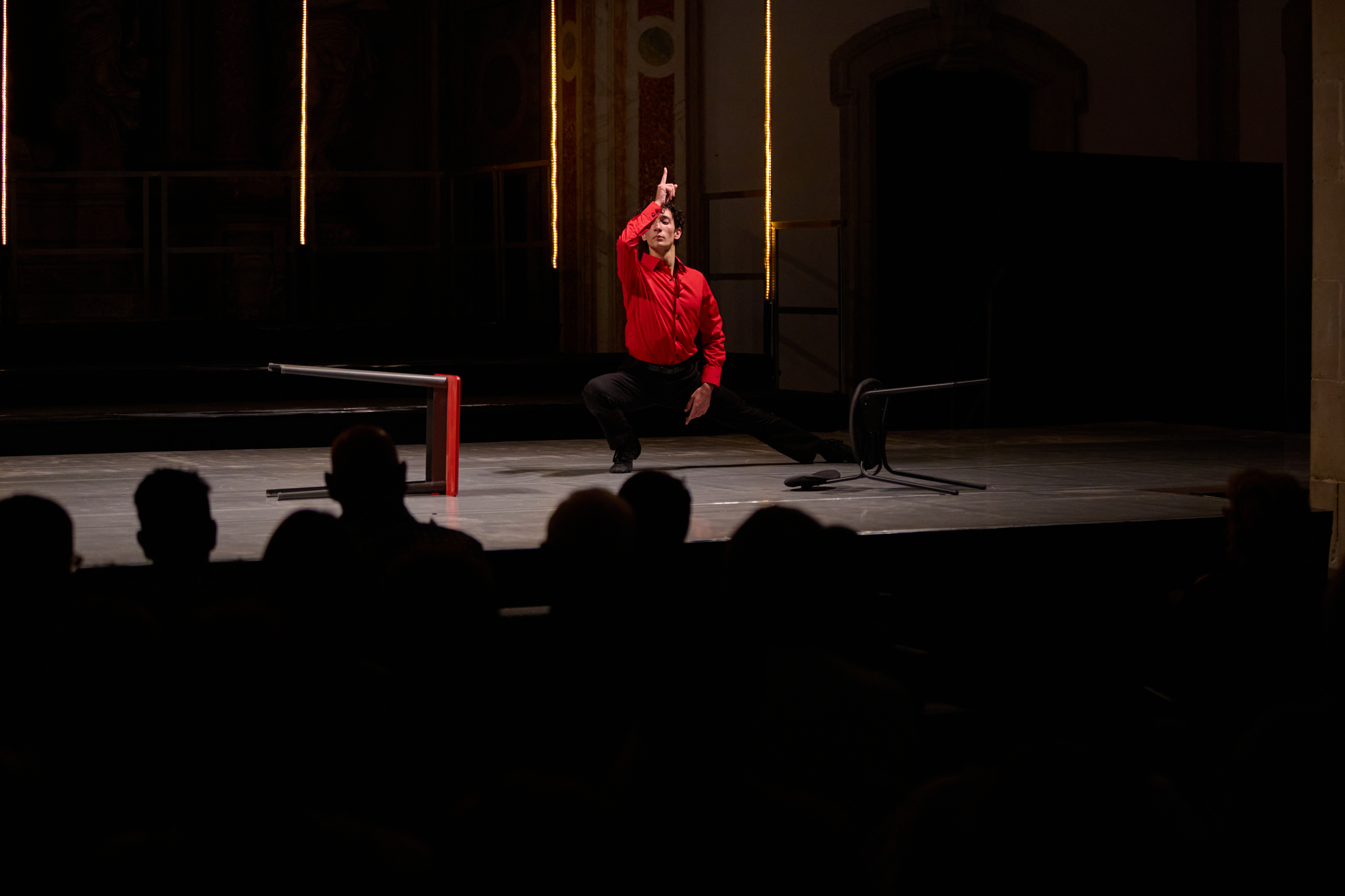 THE RED DESK Habemus Corpus.  BATECS Festival de Dansa