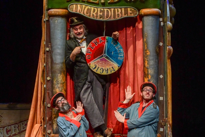 THE INCREDIBLE BOX