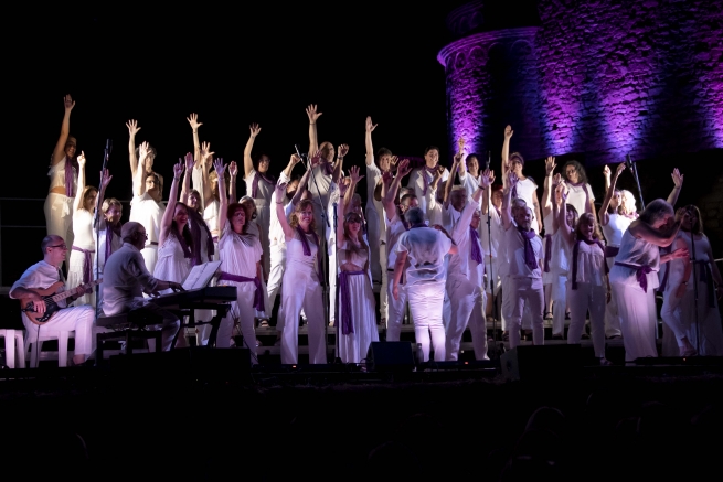 THE RIVER TROUPE GOSPEL SALLENT
